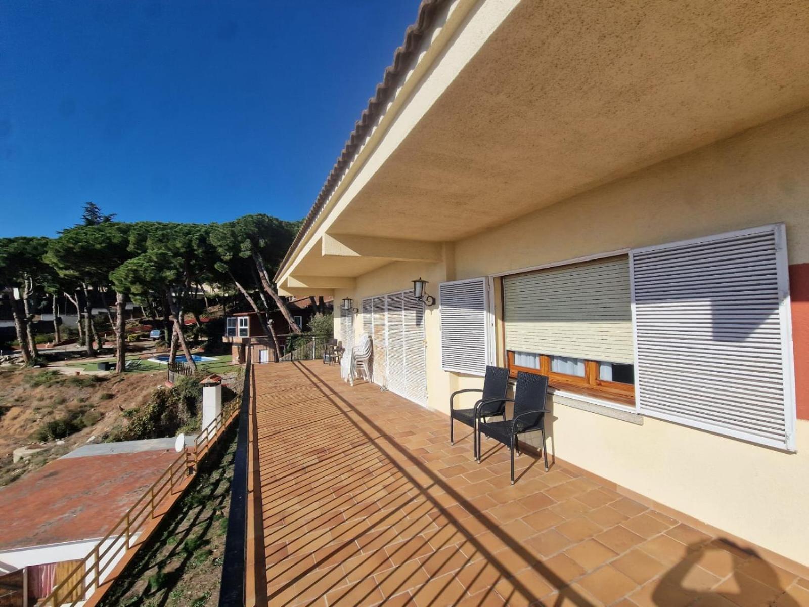Villa Maresme & Villa Rosa Матаро Екстер'єр фото